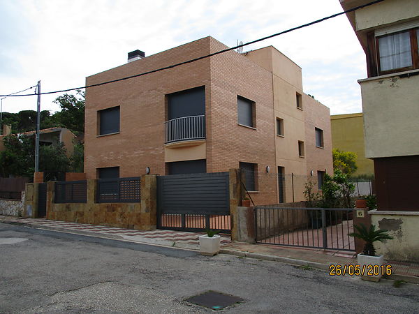 Apartment in the village entrance next to the playground