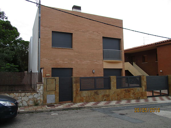 Apartment in the village entrance next to the playground