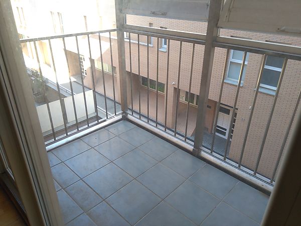 Es lloga pis a Casernes, al costat del Wellnes