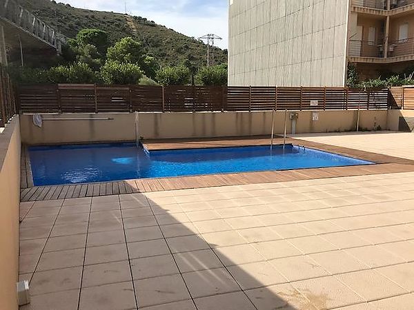 Magnífico piso en Colera con piscina comunitaria y aire acondicionado