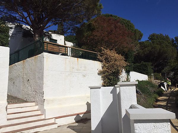 ESPECTACULAR CASA A PRIMERA LÍNIA DE MAR