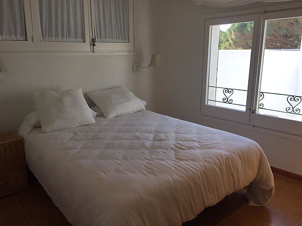 ESPECTACULAR CASA A PRIMERA LÍNIA DE MAR