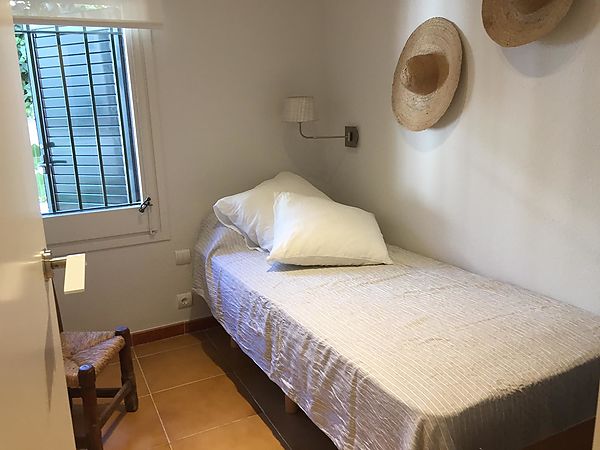 ESPECTACULAR CASA A PRIMERA LÍNIA DE MAR