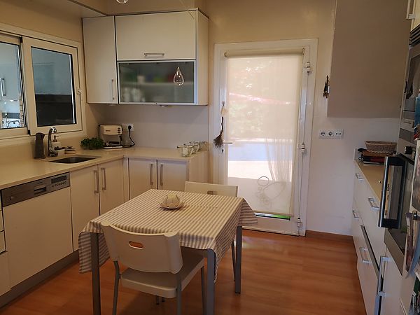 Magnífica casa amb piscina, pàrquing, barbacoa i jacuzzi