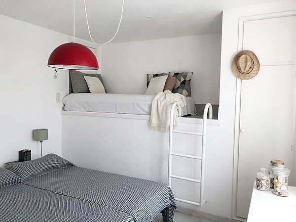 Casa adossada situada al Complex residencial Roca Blanca